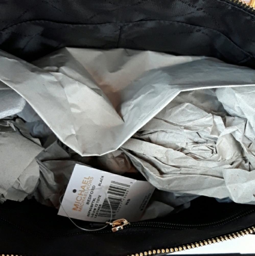 ❗SALE ❗Michael Kors Black Pebble Leather Set - Picture 3 of 8